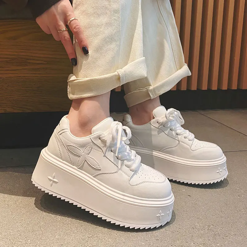 Hot Selling 2026 Women's White Platform Sneakers Chunky Serrated Sole Lace Up Skate Shoes New Casual Streetwear Zapatillas Mujer
Hot Selling 2026 Women's White Platform Sneakers Chunky Serrated Sole Lace Up Skate Shoes New Casual Streetwear Zapatillas Mujer