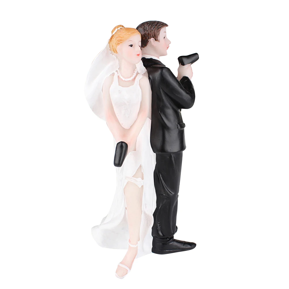 Cake Bride Hug Groom Resin Figurine Romantic Design for Wedding Party Decorations Wedding Couple Cake Topper Celebrations
Cake Bride Hug Groom Resin Figurine Romantic Design for Wedding Party Decorations Wedding Couple Cake Topper Celebrations