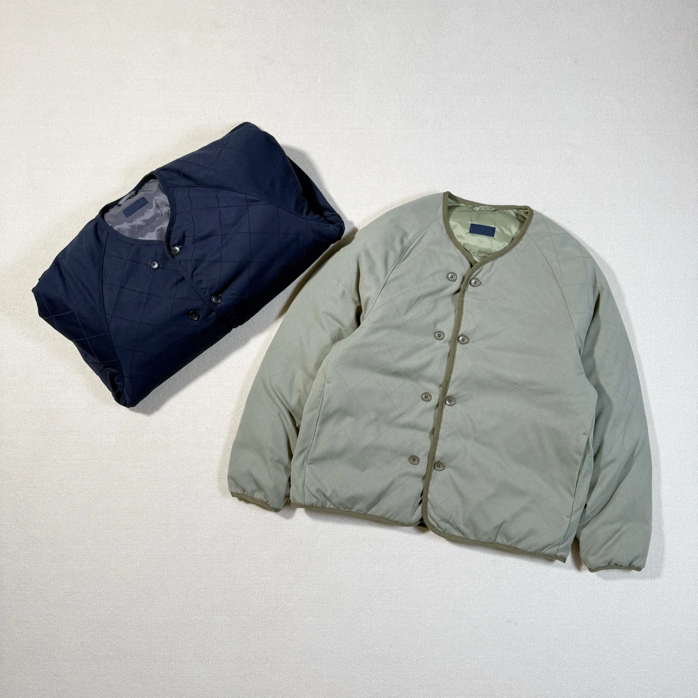 Collaboration Edition Вязаный открытый кардиган с воротником с ромбовидной строчкой и двойной пуговицей Jaet Long Sve Thermal Regula...
Collaboration Edition Вязаный открытый кардиган с воротником с ромбовидной строчкой и двойной пуговицей Jaet Long Sve Thermal Regula...