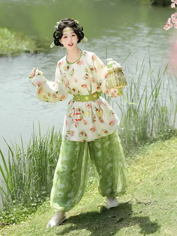 Women's Tang Style Hanfu Set, Green&Red Casual Round Neck Short Top with Floral Print+Lantern Pants, Traditional Chinese Hanfu
Women's Tang Style Hanfu Set, Green&Red Casual Round Neck Short Top with Floral Print+Lantern Pants, Traditional Chinese Hanfu