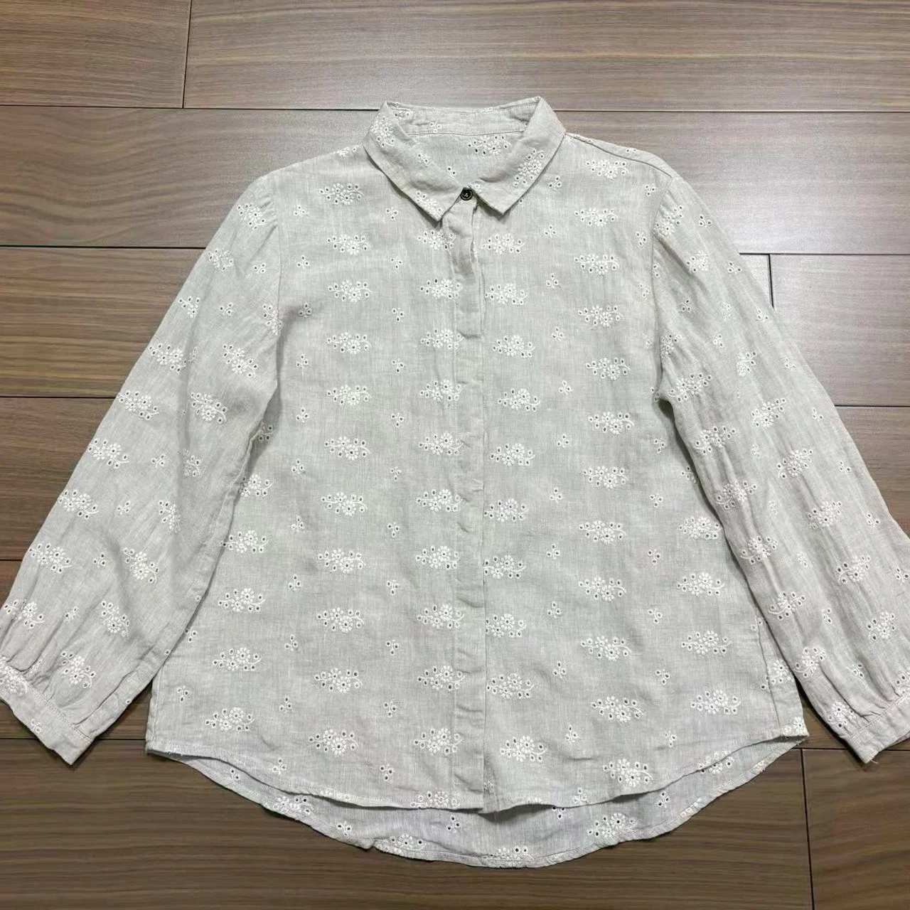 Pure Linen Long Sleeve Embroidered Heavy Work Shirt Women's Spring 2026 New Style Collar Mid-Length Button-Up Top
Pure Linen Long Sleeve Embroidered Heavy Work Shirt Women's Spring 2026 New Style Collar Mid-Length Button-Up Top