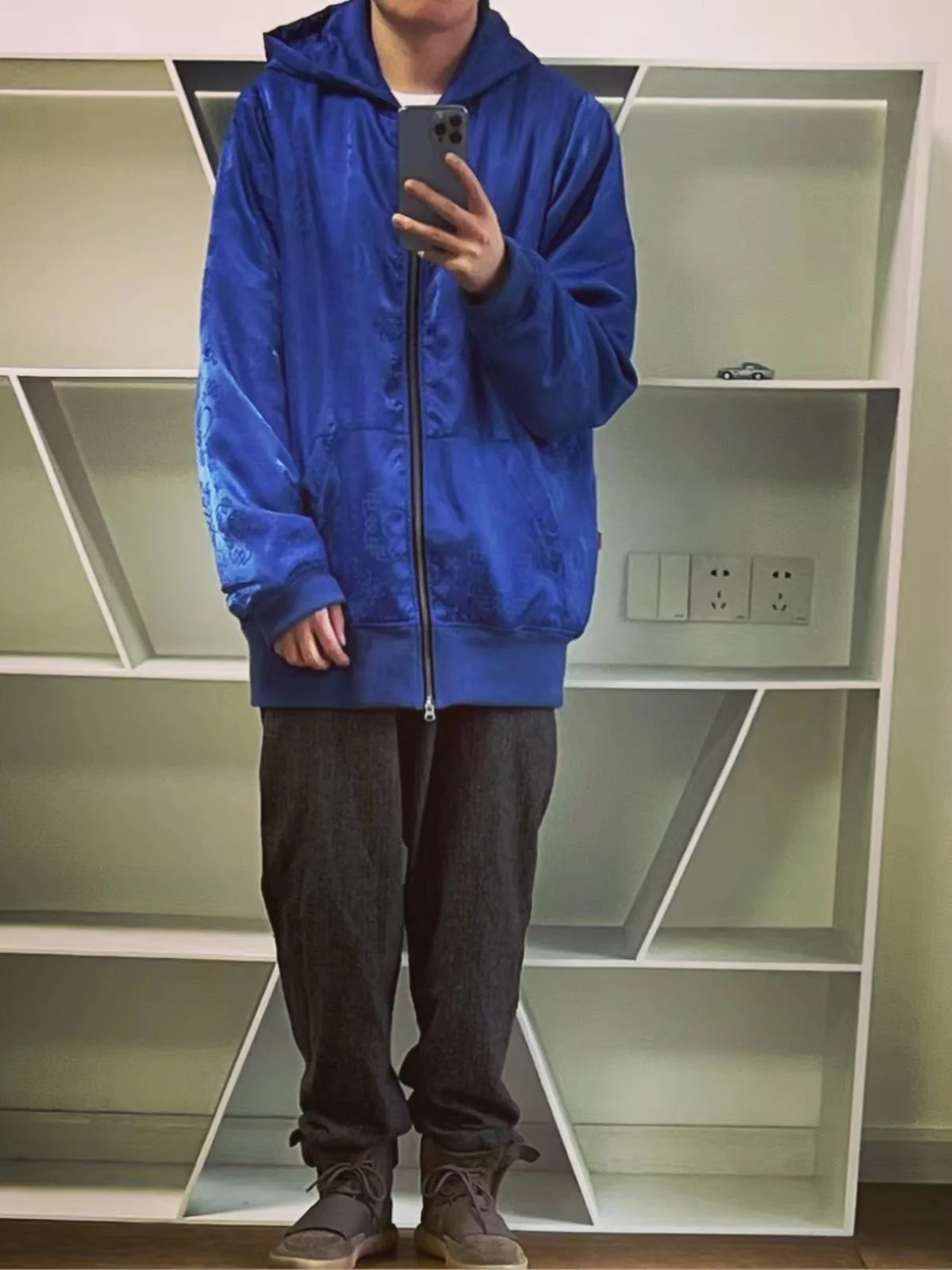 BTTJOB Chinese Jacket Hoodie Silk Fill Inner Cotton Blue Silk Hooded Sweatshirt Fashion Urban Loose Fit Zipper Closure Casual
BTTJOB Chinese Jacket Hoodie Silk Fill Inner Cotton Blue Silk Hooded Sweatshirt Fashion Urban Loose Fit Zipper Closure Casual