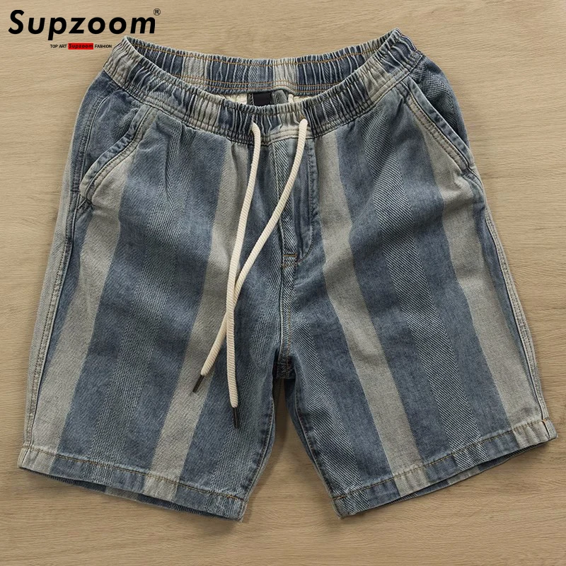 Supzoom Новое поступление, модные летние свободные джинсовые шорты в американском стиле с эластичным поясом, удобные полосатые джинсовые шорты для мужчин
Supzoom Новое поступление, модные летние свободные джинсовые шорты в американском стиле с эластичным поясом, удобные полосатые джинсовые шорты для мужчин