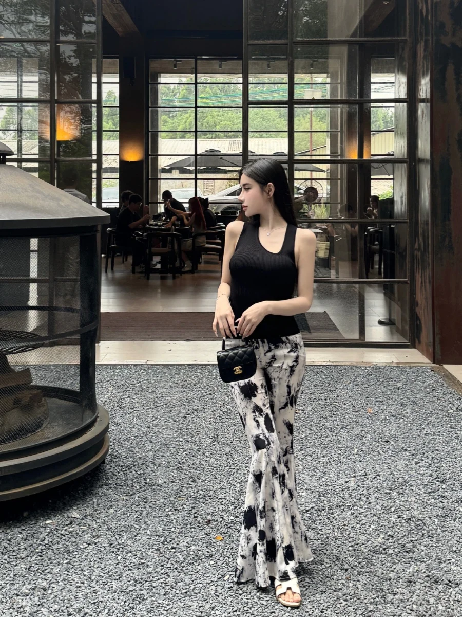 Женский вязаный жилет Inestong с асимметричным дизайном, эффектом стройности и уникальным шикарным силуэтом
Женский вязаный жилет Inestong с асимметричным дизайном, эффектом стройности и уникальным шикарным силуэтом