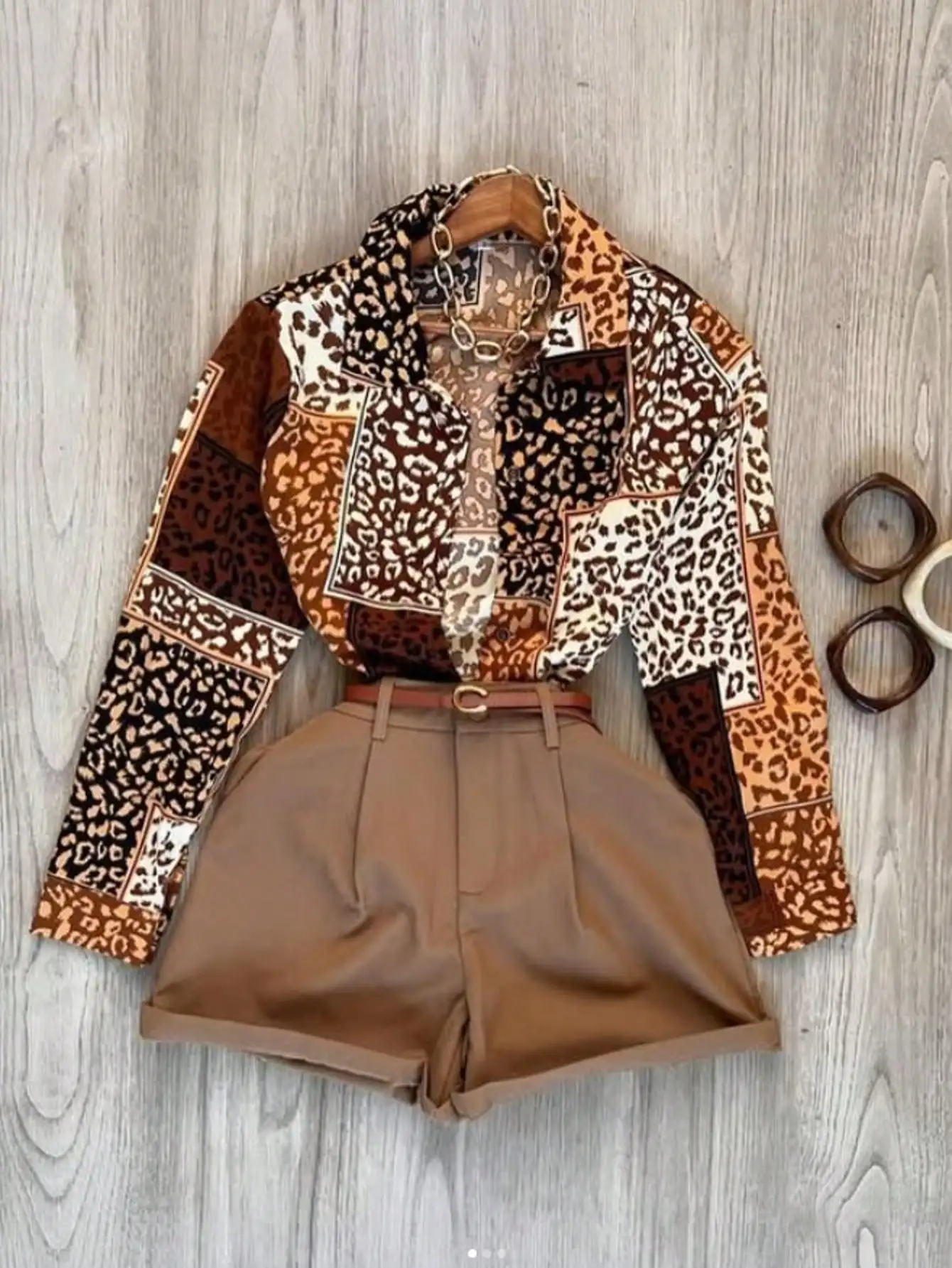 Винтажная блузка с леопардовым принтом и пуговицами, с длинными рукавами и свободным кроем
Винтажная блузка с леопардовым принтом и пуговицами, с длинными рукавами и свободным кроем