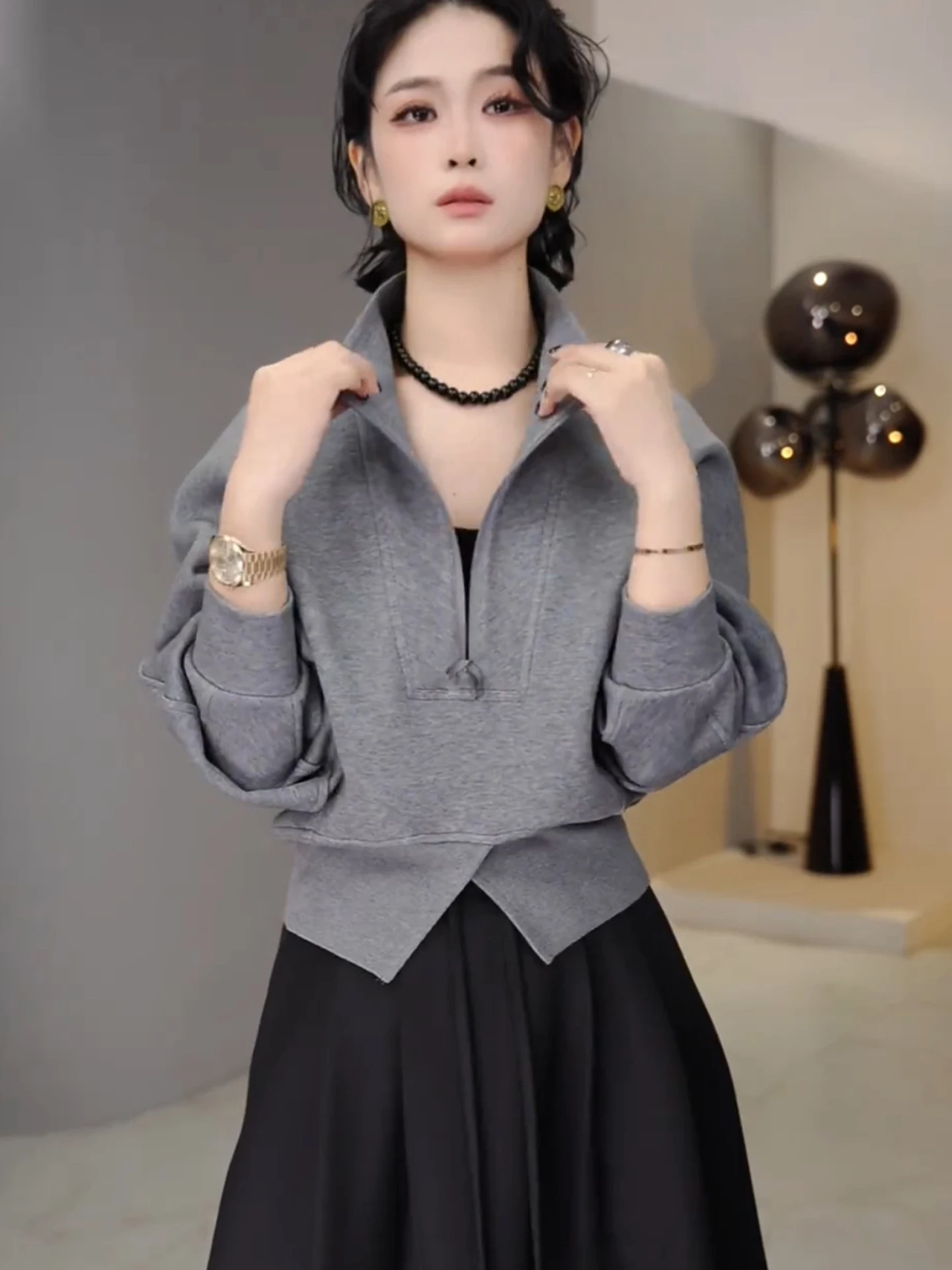 Ele Long Sve Sweatirt Faionable Base Layer irt European High-End Brand Early Autumn New Arrival Versatile Chic Top
Ele Long Sve Sweatirt Faionable Base Layer irt European High-End Brand Early Autumn New Arrival Versatile Chic Top