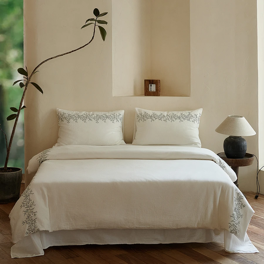 Simple Fresh Style 100% Cotton Bedding Set, Pure Cotton Embroidered All-Season Duvet Cover, Flat Sheet/Fitted Sheet, Pillowcases
Simple Fresh Style 100% Cotton Bedding Set, Pure Cotton Embroidered All-Season Duvet Cover, Flat Sheet/Fitted Sheet, Pillowcases