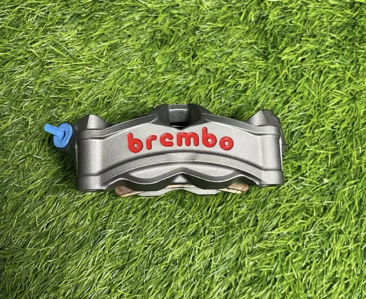 Комплект суппортов Brembo M50S 100 мм для мотоцикла (оригинал)
Комплект суппортов Brembo M50S 100 мм для мотоцикла (оригинал)
