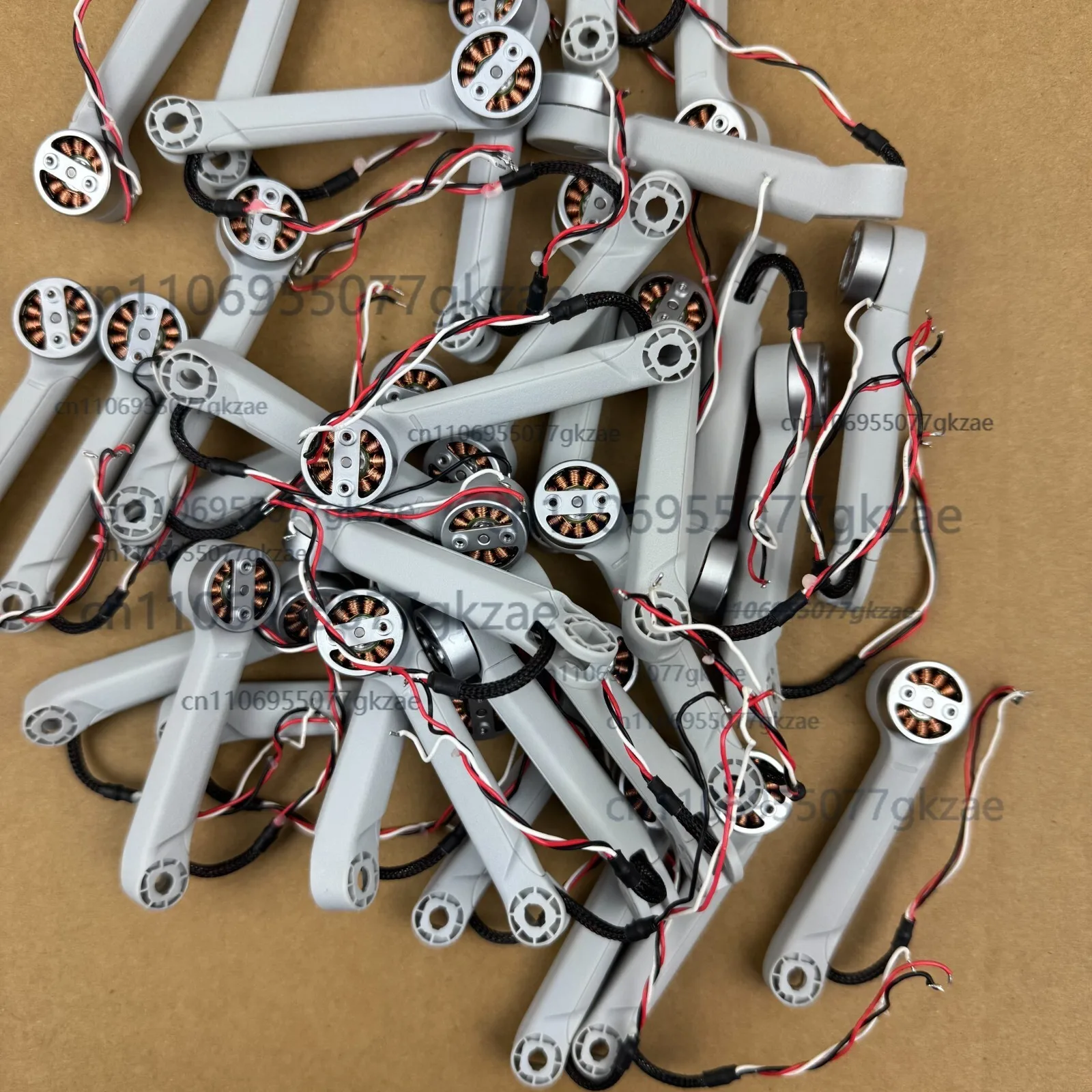 Используется для модуля руки самолета DJI Mini 3, задний левый)
Используется для модуля руки самолета DJI Mini 3, задний левый)