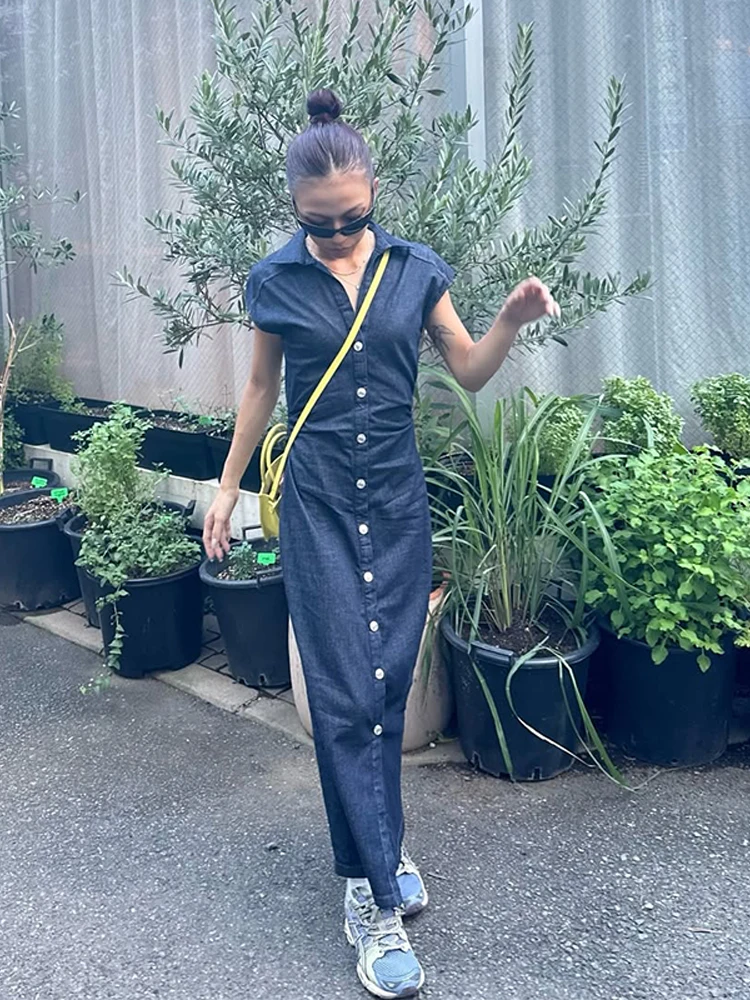 Women's Vintage V-Neck Denim Midi Dress Single Breasted Slim Fit Soft Comfortable Dress Female Trendy Casual Daily Vacation Wear
Women's Vintage V-Neck Denim Midi Dress Single Breasted Slim Fit Soft Comfortable Dress Female Trendy Casual Daily Vacation Wear