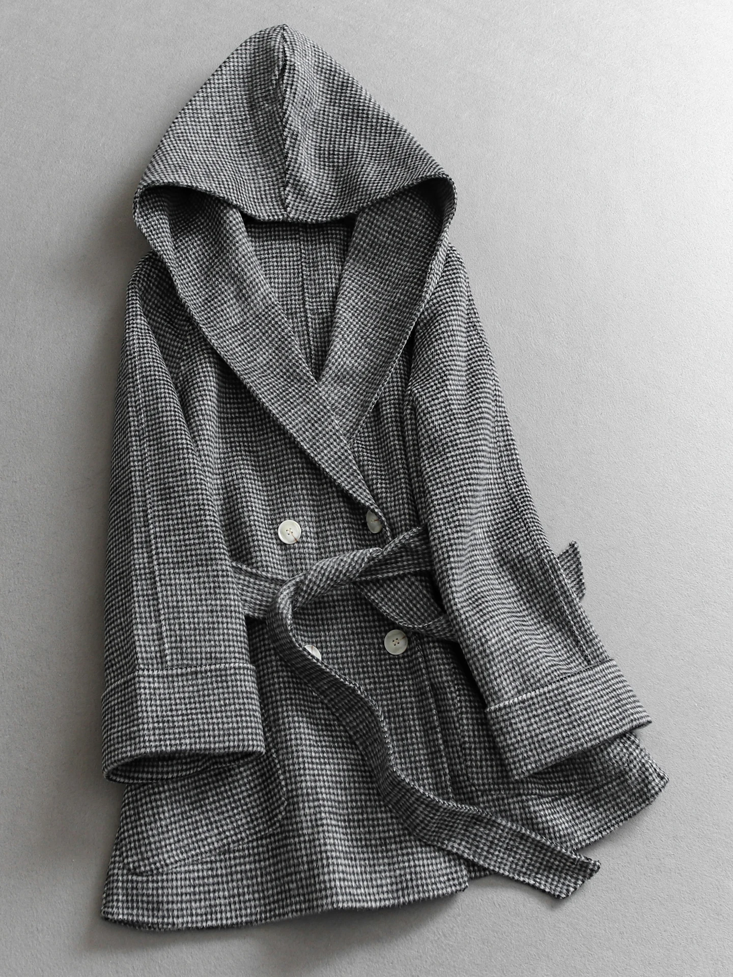 Mixed Woolen Plaid Hooded Double-Breasted Mid-Length Double-Sided Coat Long Sleeve Women's Woolen Outerwear Q040
Mixed Woolen Plaid Hooded Double-Breasted Mid-Length Double-Sided Coat Long Sleeve Women's Woolen Outerwear Q040