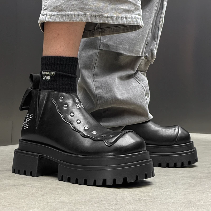 Thick soled high top men's leather shoes New designer style Outdoor Fashion Street Trendy youth 38-46 quality Boots Plus Size
Thick soled high top men's leather shoes New designer style Outdoor Fashion Street Trendy youth 38-46 quality Boots Plus Size