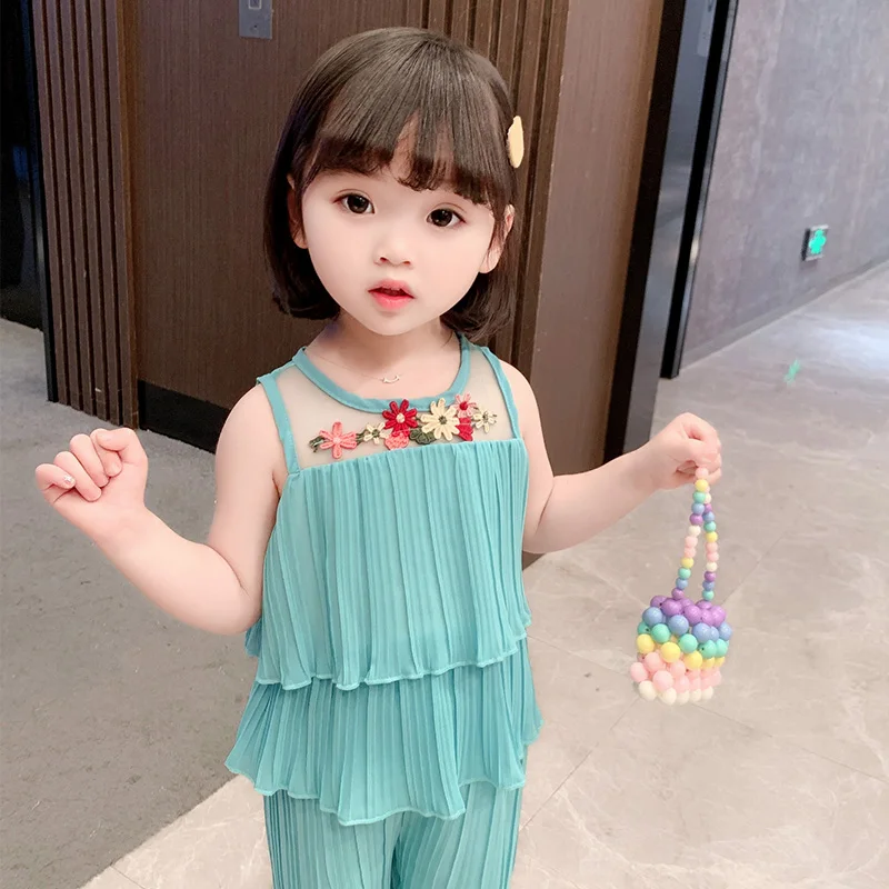 Fashionable Girls' Two-Piece Set Wide Leg Pants Chiffon Summer Outfit Korean Style Popular Baby Clothes Versatile All-Match S...
Fashionable Girls' Two-Piece Set Wide Leg Pants Chiffon Summer Outfit Korean Style Popular Baby Clothes Versatile All-Match S...