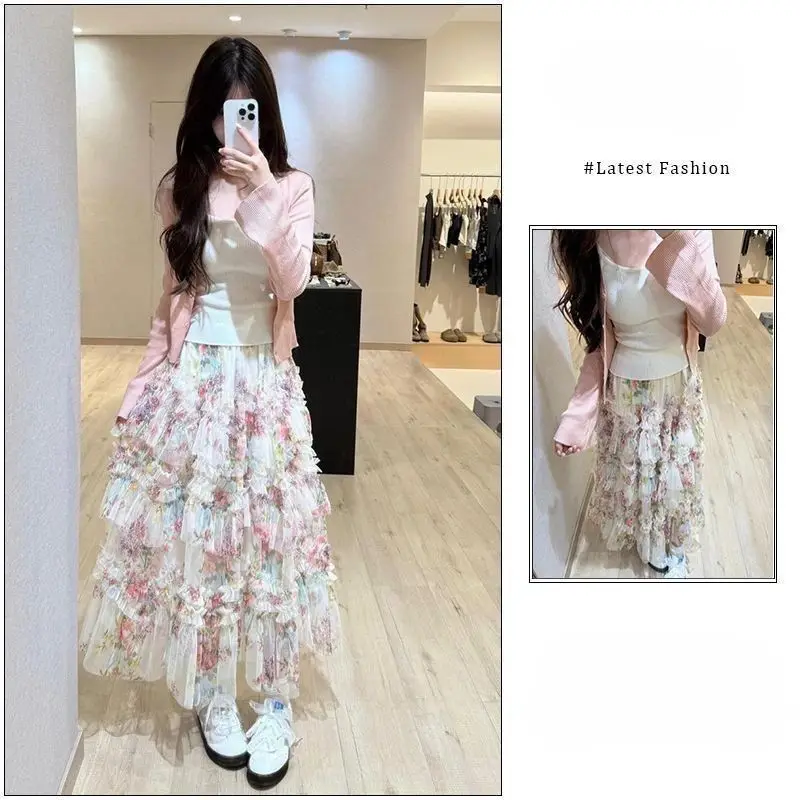 Women's Three-Piece Set Gentle Knitted Open Cardigan Strap Vest High Waist Slim Print Skirt Casual Style Polyester Fabric
Women's Three-Piece Set Gentle Knitted Open Cardigan Strap Vest High Waist Slim Print Skirt Casual Style Polyester Fabric
