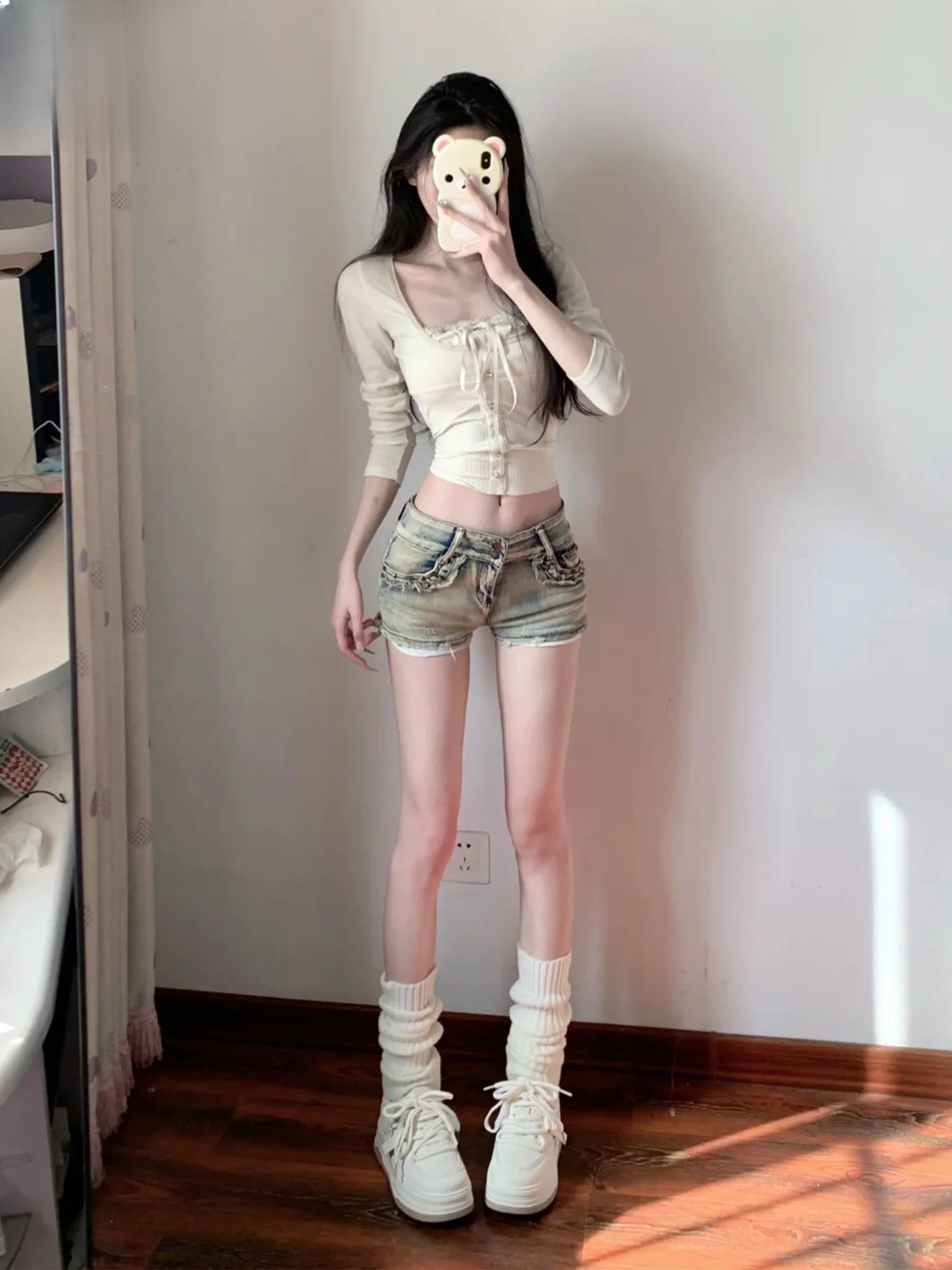 American Style Low Waist Denim Shorts Women's Summer Slimming Hot Pants Casual Loose Fit Bootcut Jeans High Waist Shorts
American Style Low Waist Denim Shorts Women's Summer Slimming Hot Pants Casual Loose Fit Bootcut Jeans High Waist Shorts