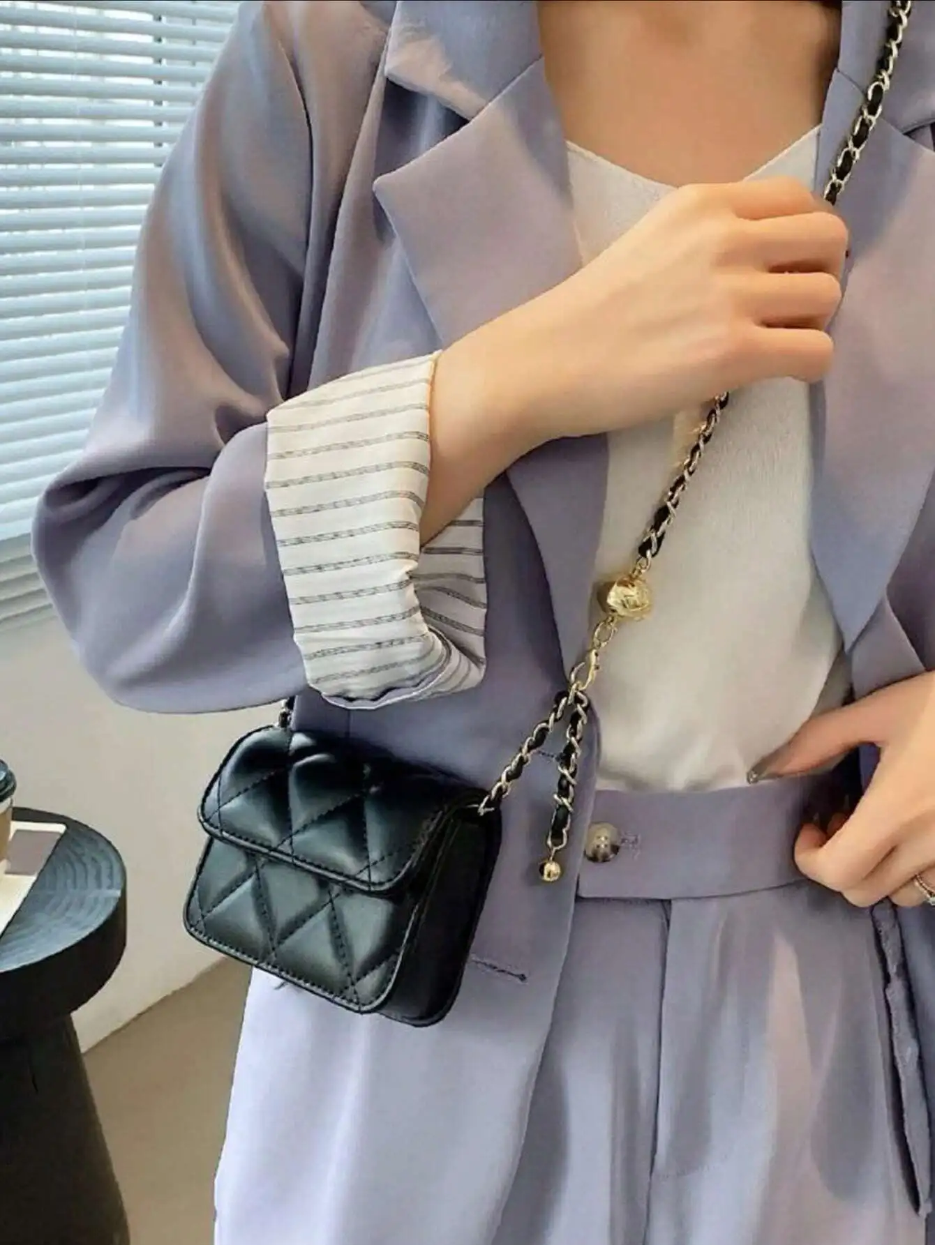 Minimalist & Versatile, High-Quality Rhinestone Embroidery & Metallic Pearl Strap Mini Bag, Can Be Worn As Shoulder Or Underarm Bag, Retro Golden Decor, Suitable For Spring/Summer, Pearl Bag
Minimalist & Versatile, High-Quality Rhinestone Embroidery & Metallic Pearl Strap Mini Bag, Can Be Worn As Shoulder Or Underarm Bag, Retro Golden Decor, Suitable For Spring/Summer, Pearl Bag