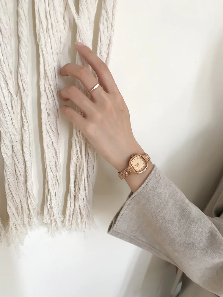 New Women'S Watch, Japanese And Korean Style, Vintage Stainless Steel Strap, Square Case, Elegant Small Dial, Luxurious Design.
New Women'S Watch, Japanese And Korean Style, Vintage Stainless Steel Strap, Square Case, Elegant Small Dial, Luxurious Design.