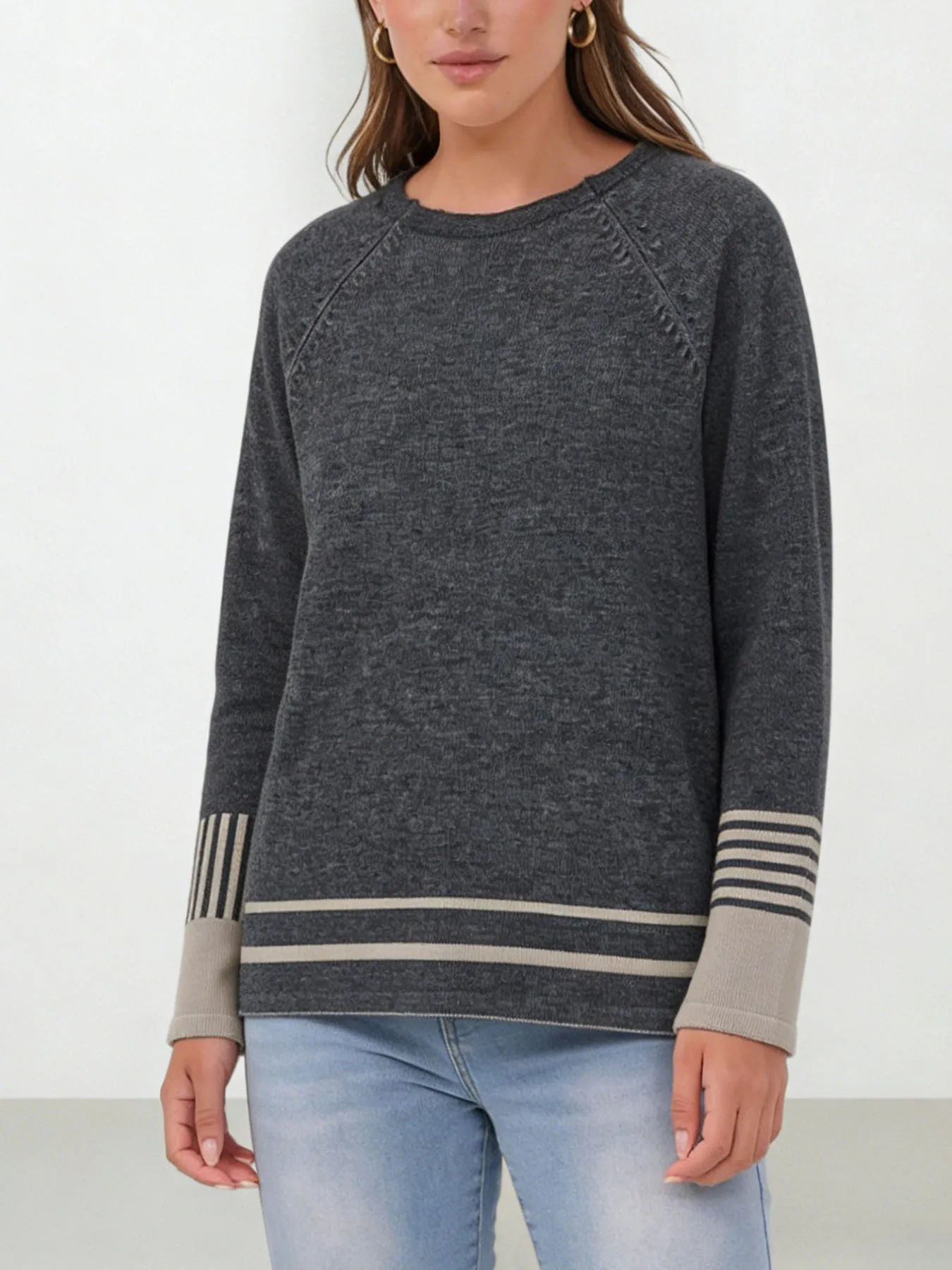 Grey Contrast Striped Knit Pullover for Women Spring Autumn Casual Loose Crew Neck Long Sleeve Sweater Raglan Sleeve Knit Top
Grey Contrast Striped Knit Pullover for Women Spring Autumn Casual Loose Crew Neck Long Sleeve Sweater Raglan Sleeve Knit Top