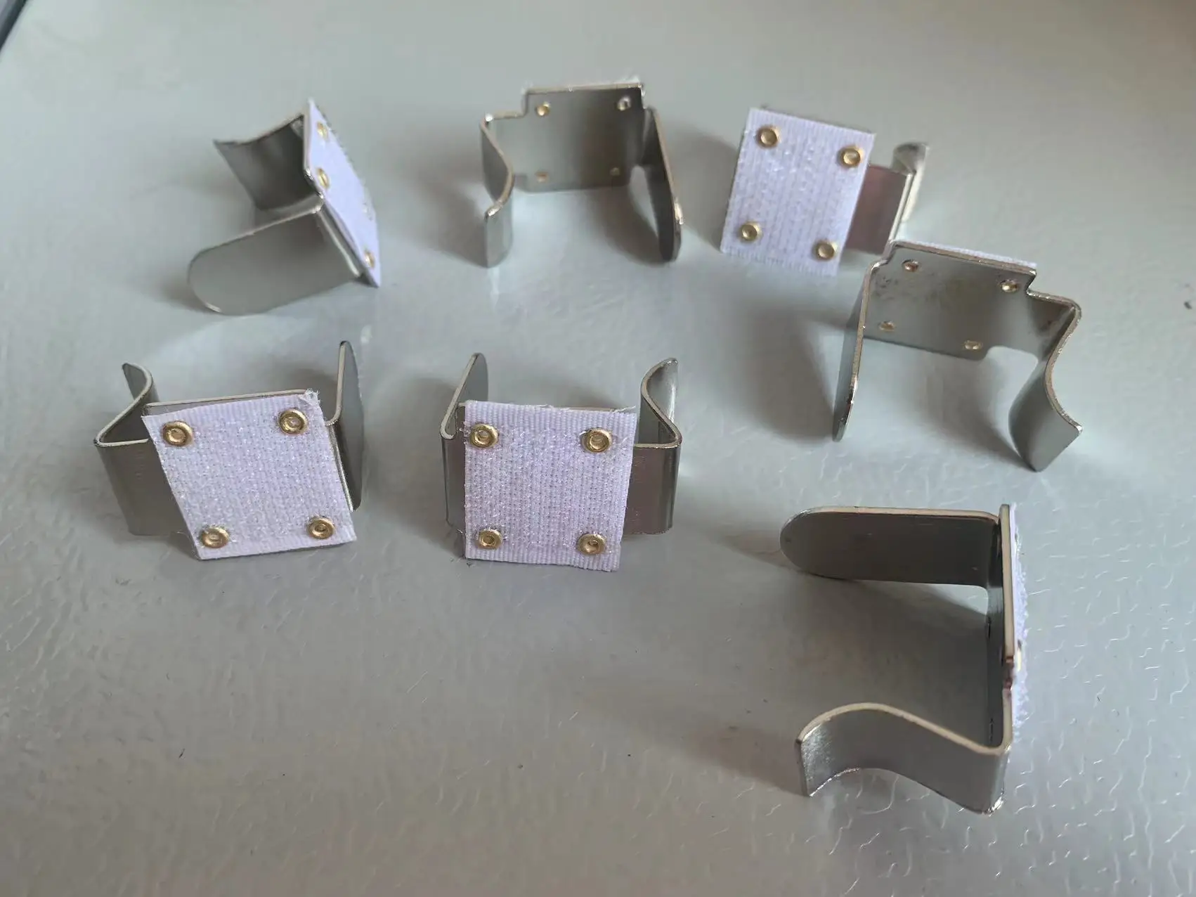 30 PCS Stainless 2.5 Cm Wedding Party Table Skirt Clips Metal Desk Cloth Clamps for Birthday Event Banquet Decoration
30 PCS Stainless 2.5 Cm Wedding Party Table Skirt Clips Metal Desk Cloth Clamps for Birthday Event Banquet Decoration