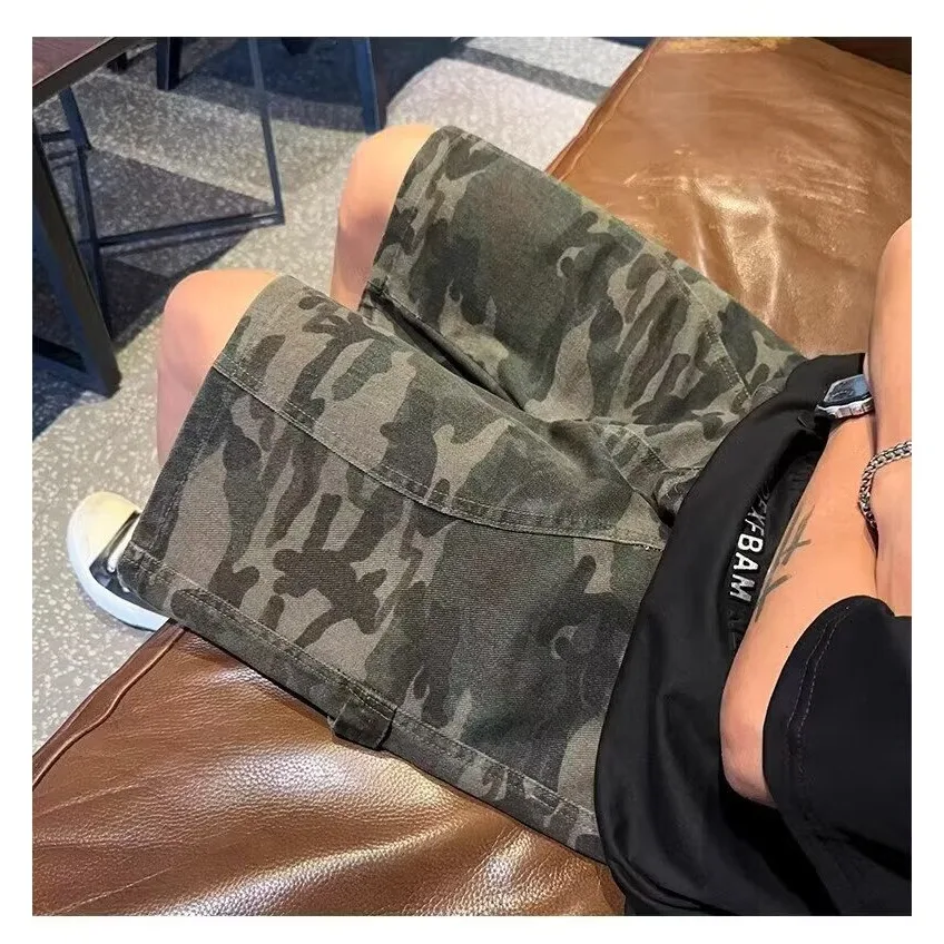 Новые летние мужские камуфляжные шорты, уличные зеленые тактические спортивные спортивные штаны, модная мужская одежда, спортивные шорты
Новые летние мужские камуфляжные шорты, уличные зеленые тактические спортивные спортивные штаны, модная мужская одежда, спортивные шорты