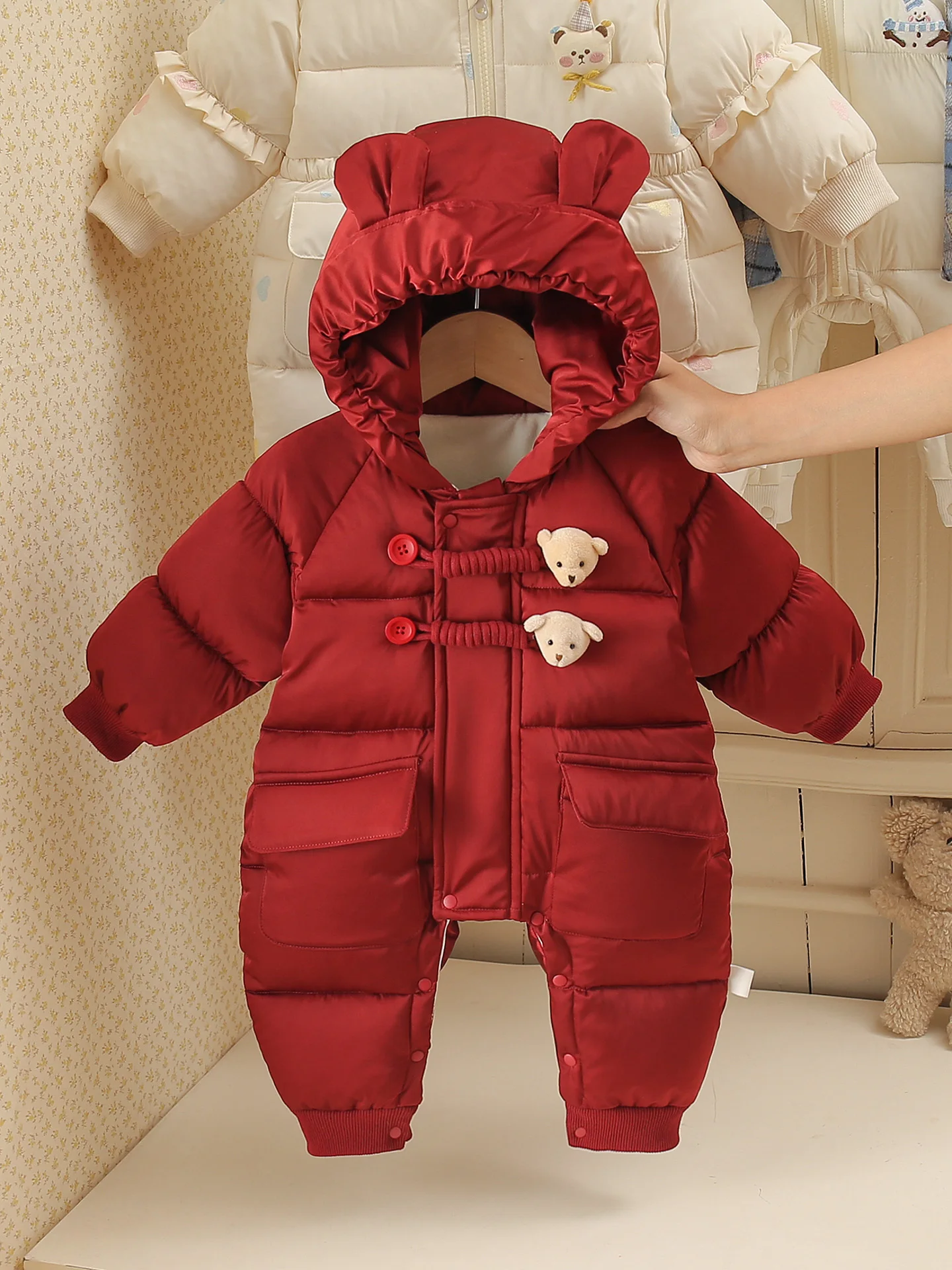 Thiened Cotton Hooded Onesie for Baby Girls Winter Clothes Red New Year Outfit One Year Old Cling Suit Korean Sle
Thiened Cotton Hooded Onesie for Baby Girls Winter Clothes Red New Year Outfit One Year Old Cling Suit Korean Sle