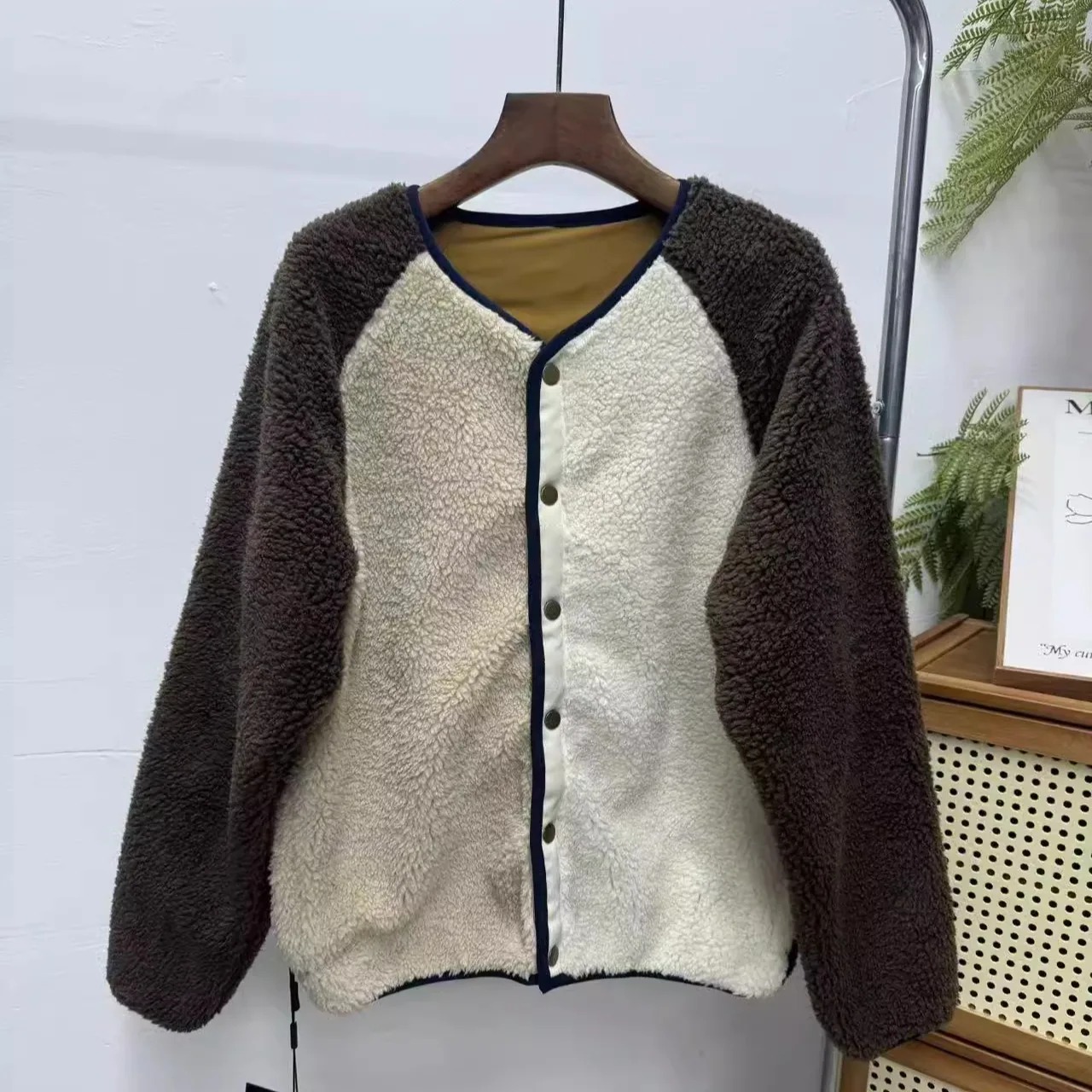 Двусторонняя куртка WMXZ 2024: новая цветовая гамма, осенне-зимняя, теплая, универсальная флисовая куртка для пар, для женщин
Двусторонняя куртка WMXZ 2024: новая цветовая гамма, осенне-зимняя, теплая, универсальная флисовая куртка для пар, для женщин