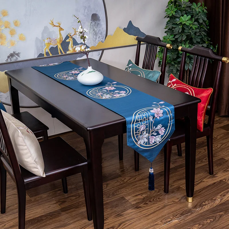 Brocade new Chinese style living room jacquard table flag Chinese mahogany furniture soft decoration table flag lotus embroidery
Brocade new Chinese style living room jacquard table flag Chinese mahogany furniture soft decoration table flag lotus embroidery