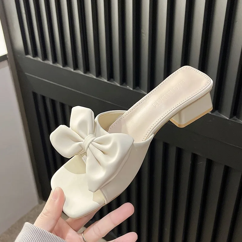 Ladies Bowtie Summer Slippers Elegant Shoes Woman 2024 Trend Beach Shoes for Women Low Heel Open To Slippers House Shoes on Sale
Ladies Bowtie Summer Slippers Elegant Shoes Woman 2024 Trend Beach Shoes for Women Low Heel Open To Slippers House Shoes on Sale