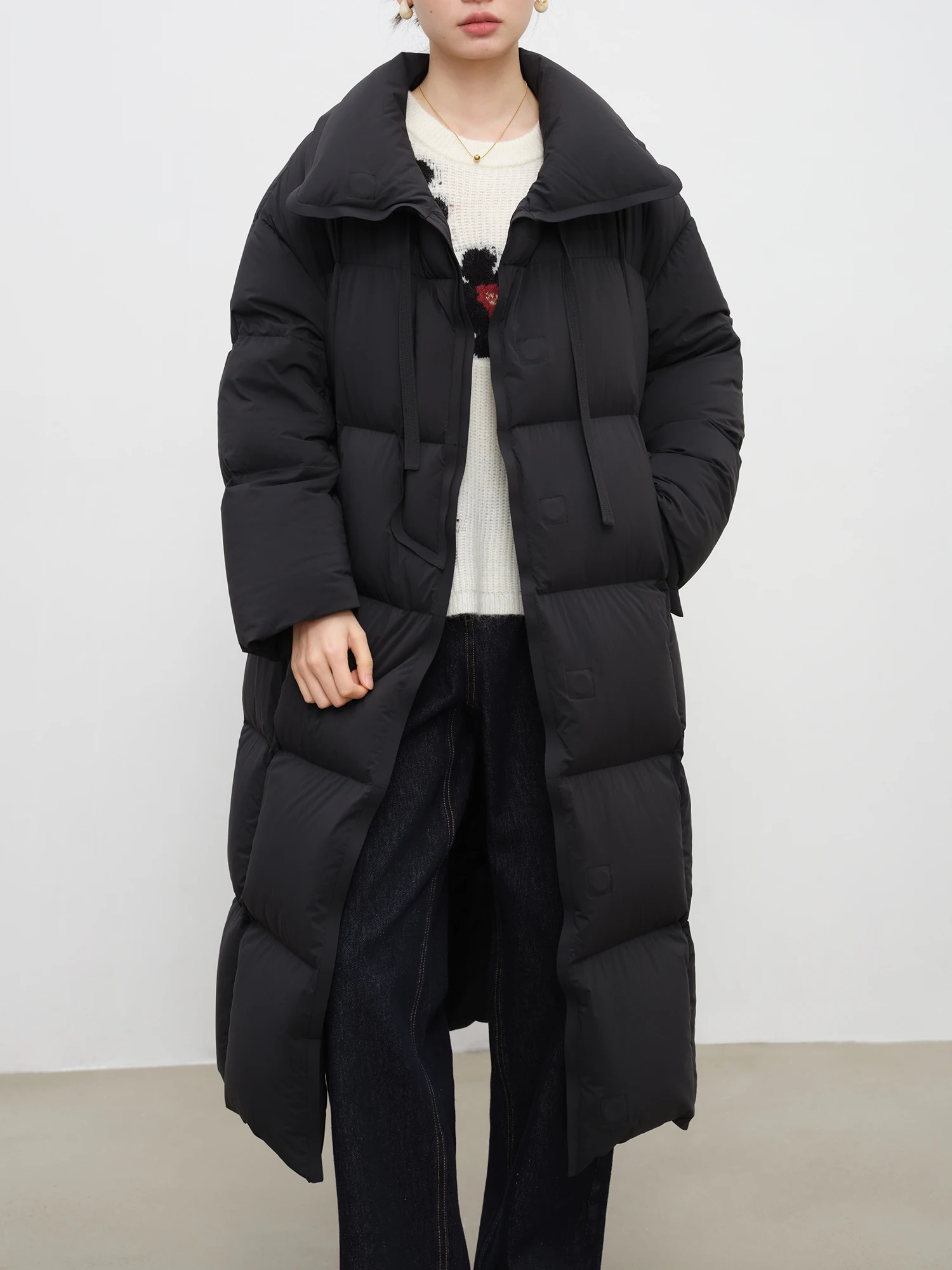 ZIQIAO 227.2G Filling Amount Women Black Long Down Coats Winter New Waterproof Female Thick Stand Collar Down Jackets 24ZQ94068
ZIQIAO 227.2G Filling Amount Women Black Long Down Coats Winter New Waterproof Female Thick Stand Collar Down Jackets 24ZQ94068