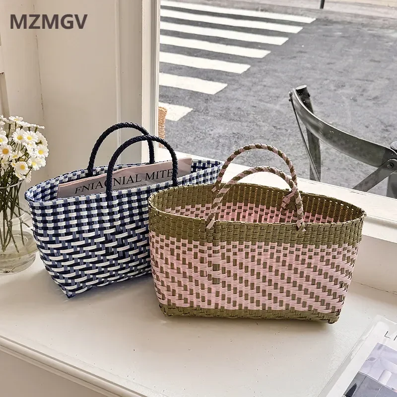 Women Bag Large Capacity Color Contrast Woven Handbag Summer PVC Seaside Vacation Picnic Basket Bag New Female Casual Tote 2025
Women Bag Large Capacity Color Contrast Woven Handbag Summer PVC Seaside Vacation Picnic Basket Bag New Female Casual Tote 2025