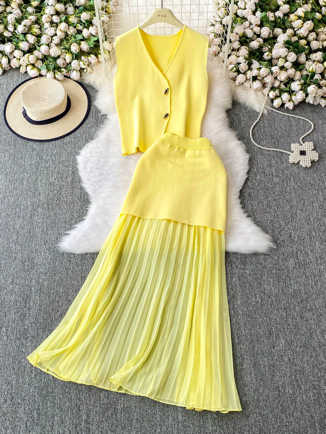 Ele V-ne Svel Knitted Vest Top High Waist Slimming Drapey Skirt Set Faionable Two-piece Summer Outfit for Women
Ele V-ne Svel Knitted Vest Top High Waist Slimming Drapey Skirt Set Faionable Two-piece Summer Outfit for Women