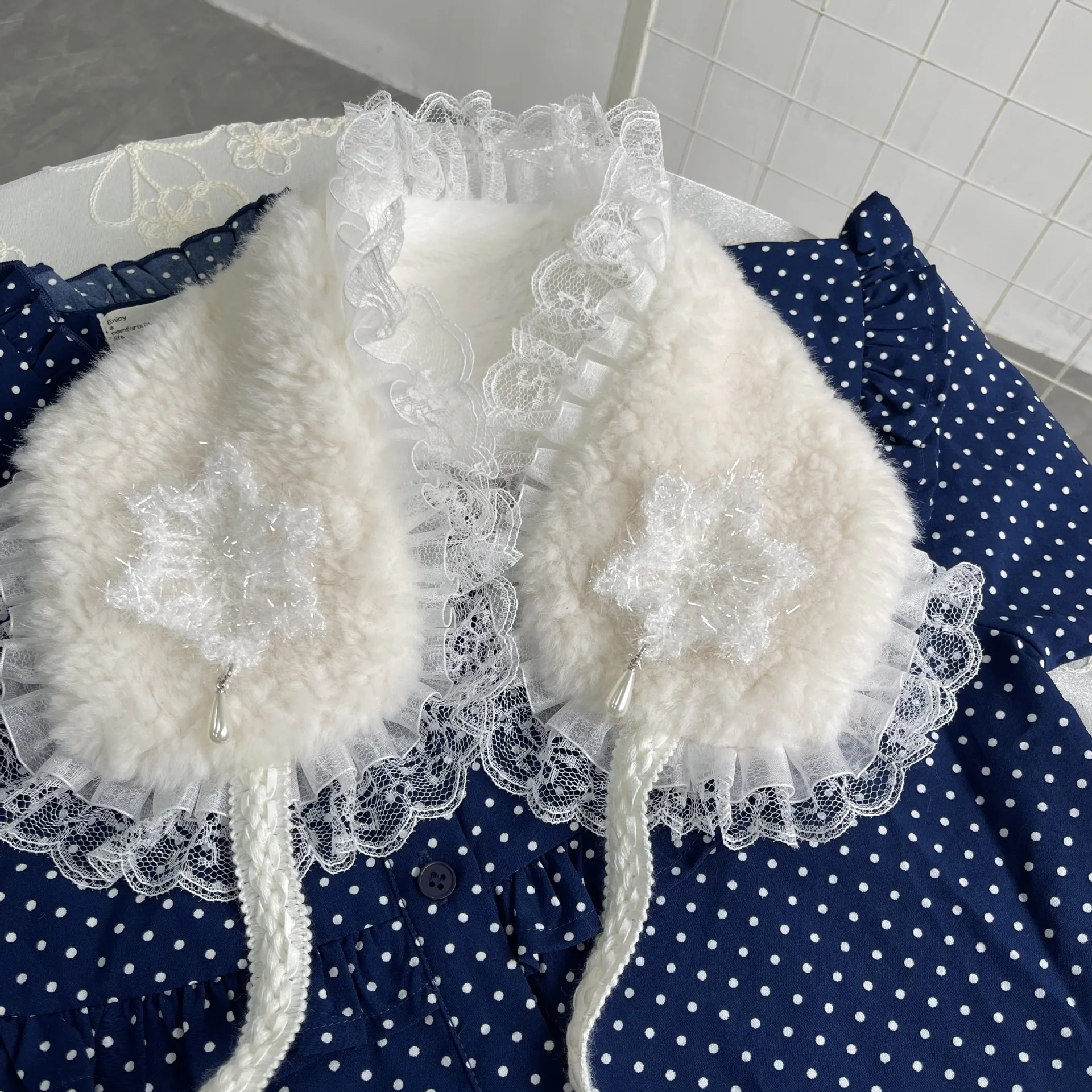 Winter New Women Lamb Hair Earrings Simple Cute Sweet Korean Style Warmth Ins Style Girls Autumn Student Plush Cross Ear Warmth
Winter New Women Lamb Hair Earrings Simple Cute Sweet Korean Style Warmth Ins Style Girls Autumn Student Plush Cross Ear Warmth