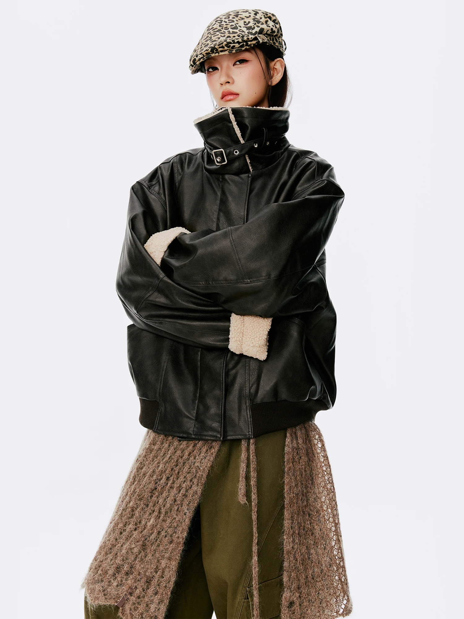 Женское зимнее пальто Burgenland из искусственной кожи с меховым воротником, свободного кроя, модное, новое, с длинными рукавами, из хлопка
Женское зимнее пальто Burgenland из искусственной кожи с меховым воротником, свободного кроя, модное, новое, с длинными рукавами, из хлопка