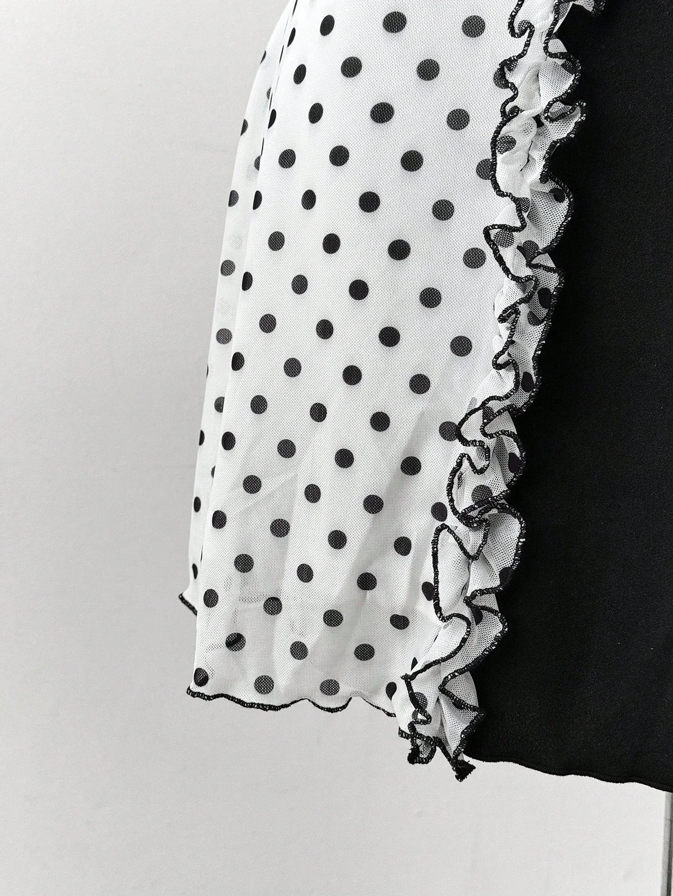 Polka Dot Ruffle Trim Bow Decor Sexy Date Dress
Polka Dot Ruffle Trim Bow Decor Sexy Date Dress