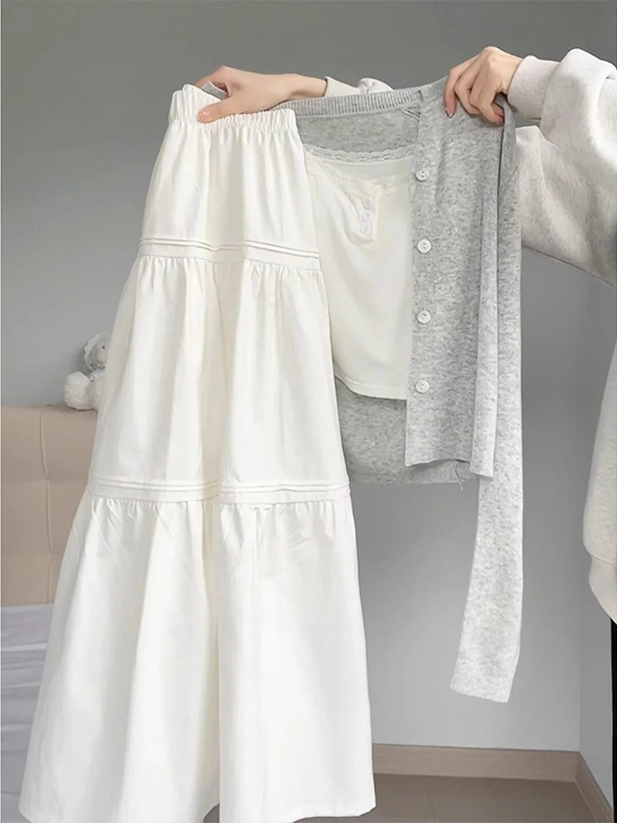 White A-Line Midi Skirt Women's Elastic Waist Slimming Fullness Drapey Style Spring Autumn New Arrival French Style Pure Color
White A-Line Midi Skirt Women's Elastic Waist Slimming Fullness Drapey Style Spring Autumn New Arrival French Style Pure Color