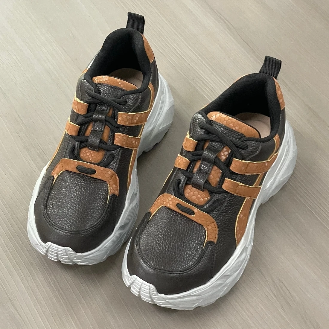 Jinyu Trendy Girl Sports Shoes Comfortable Real Popularity Women's Shoes Suitable for Parties And Casual Wear Unisex
Jinyu Trendy Girl Sports Shoes Comfortable Real Popularity Women's Shoes Suitable for Parties And Casual Wear Unisex