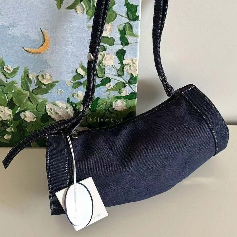 2025 New Korean Niche Design Round Barrel Denim Single Shoulder Handheld Light Luxury French Casual Simple Sports Bag
2025 New Korean Niche Design Round Barrel Denim Single Shoulder Handheld Light Luxury French Casual Simple Sports Bag