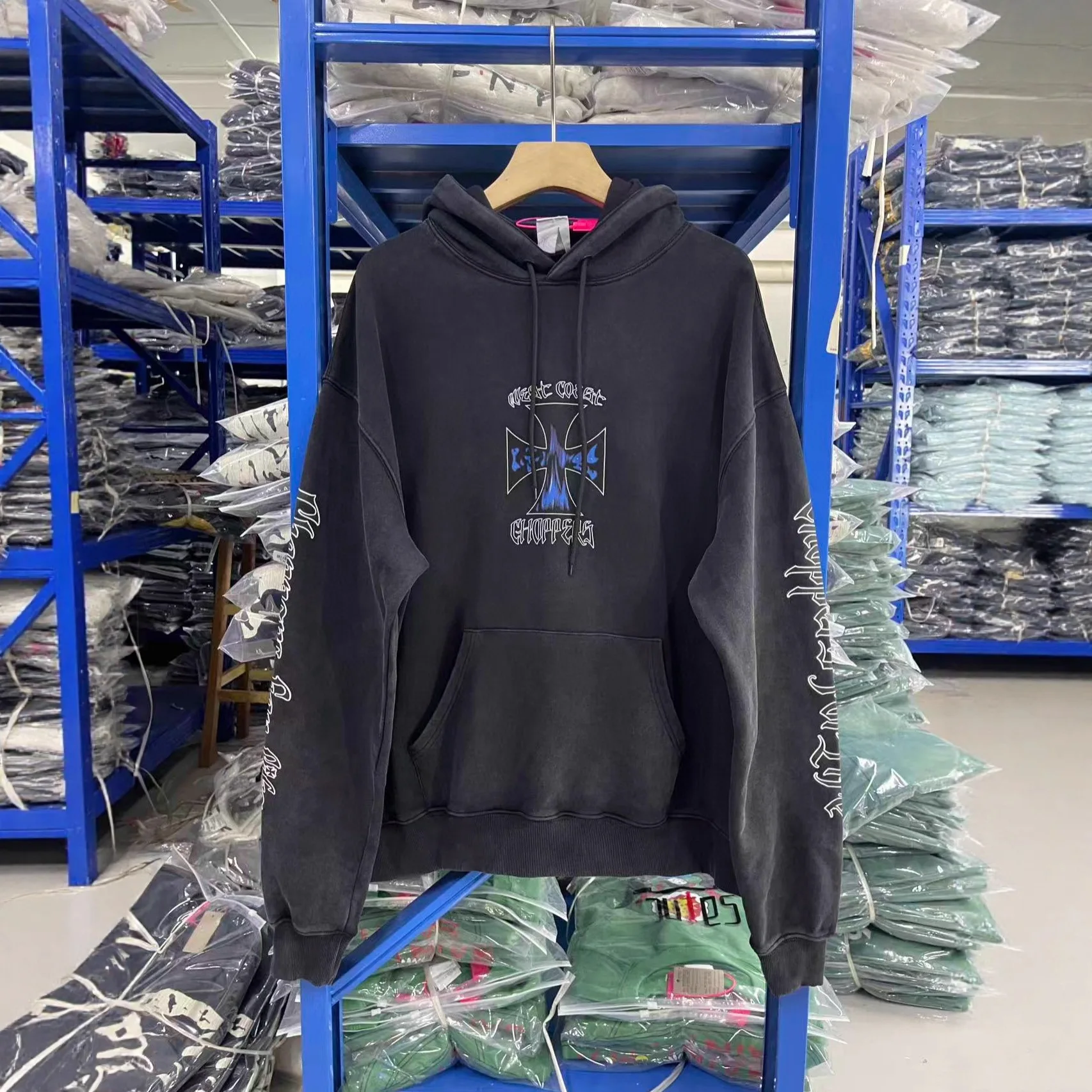 Трендовая толстовка с капюшоном Weat Coast Choppers 26SS "Smoke Bike Limited Edition" в винтажном стиле с эффектом потертости
Трендовая толстовка с капюшоном Weat Coast Choppers 26SS "Smoke Bike Limited Edition" в винтажном стиле с эффектом потертости