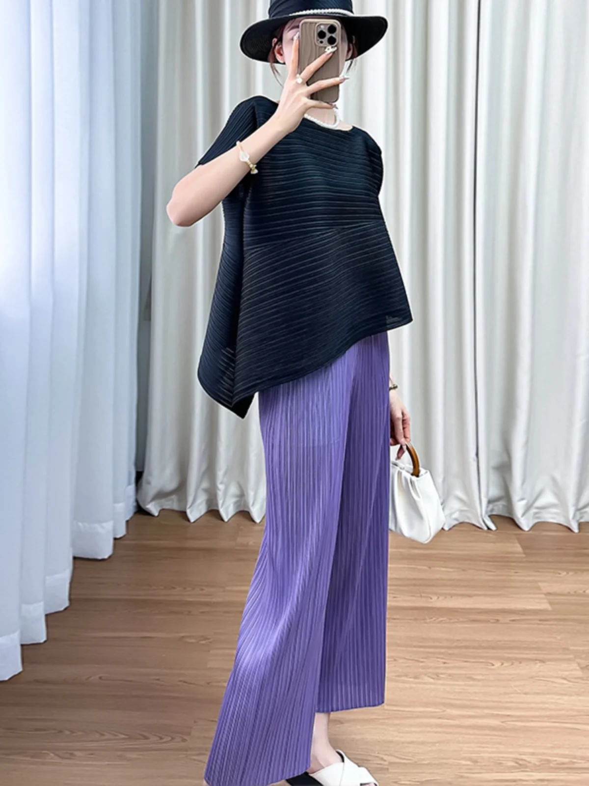Three Creations Summer Outfit Women's round Neck Short Sleeve Pleated Casual Straight Leg Pants Two-Piece Set Elegant Commute...
Three Creations Summer Outfit Women's round Neck Short Sleeve Pleated Casual Straight Leg Pants Two-Piece Set Elegant Commute...