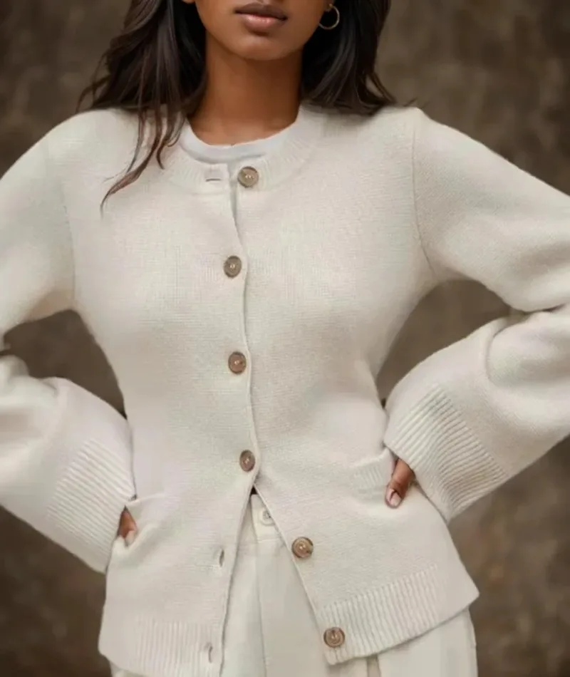 Casual Loose Solid Single breasted Long sleeved Cardigan for Winter Women's Coats New O-neck Knit Cardigan Coat Women's Sweater
Casual Loose Solid Single breasted Long sleeved Cardigan for Winter Women's Coats New O-neck Knit Cardigan Coat Women's Sweater