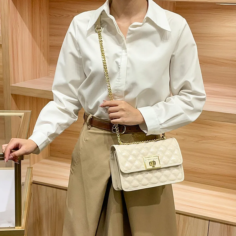 2026 New Quilted Chain Bag Fashion Crossbody Bag Single Shoulder Small Square Bag
2026 New Quilted Chain Bag Fashion Crossbody Bag Single Shoulder Small Square Bag