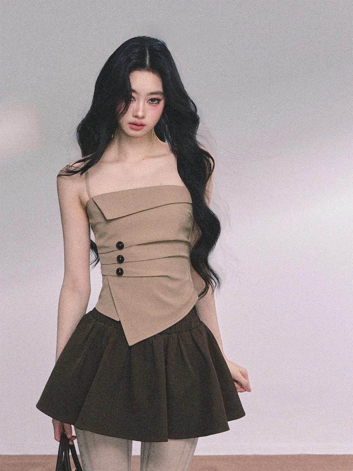 AOMALM Minimalist Korean Style Lady Uneven Cold Tone Set Women's Autumn Top Bottom Two Piece Set Fashionable Casual Outfit
AOMALM Minimalist Korean Style Lady Uneven Cold Tone Set Women's Autumn Top Bottom Two Piece Set Fashionable Casual Outfit