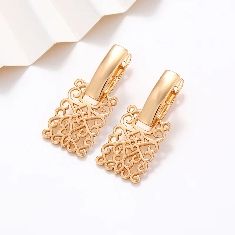 Elegant Gold-Plated Filigree Drop Earrings – Vintage Arabesque Design, Lightweight & Hypoallergenic
Elegant Gold-Plated Filigree Drop Earrings – Vintage Arabesque Design, Lightweight & Hypoallergenic