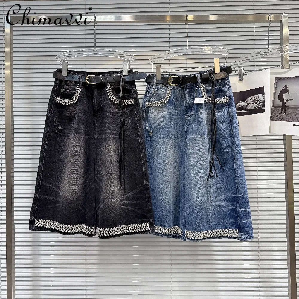 Модная уличная одежда, повседневные короткие джинсы с высокой талией, свободные прямые универсальные джинсовые шорты для тяжелой промышленности с бриллиантами и бисером, женские шорты
Модная уличная одежда, повседневные короткие джинсы с высокой талией, свободные прямые универсальные джинсовые шорты для тяжелой промышленности с бриллиантами и бисером, женские шорты