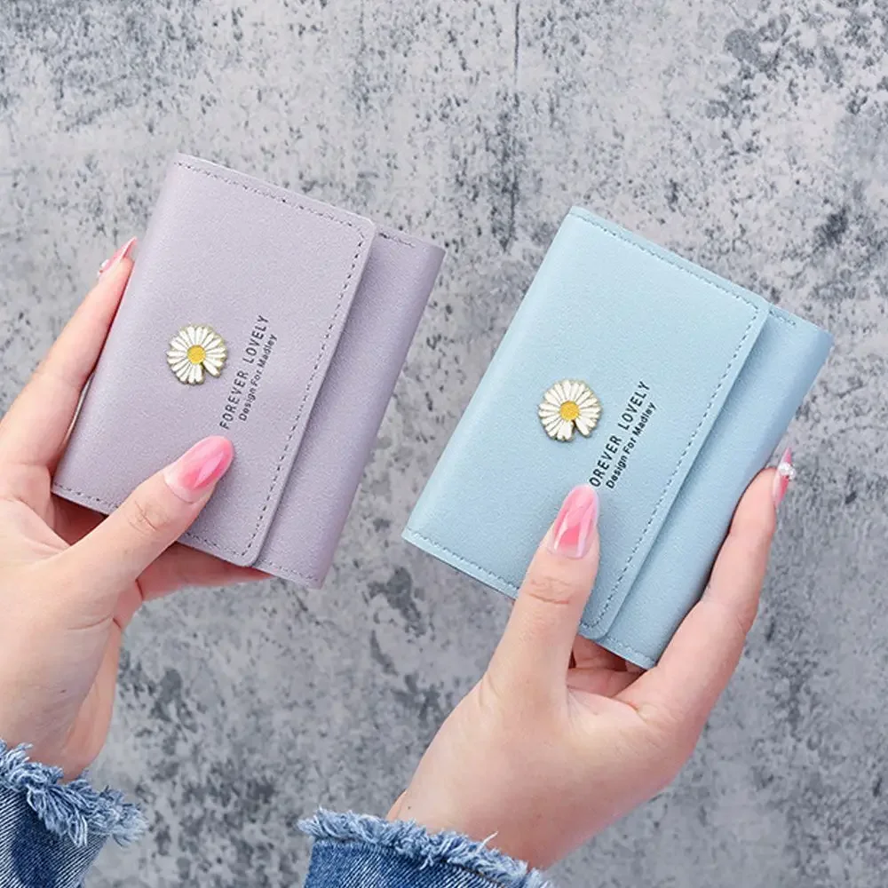 Fashion Ladies Wallet Daisy Print Short Small Three Fold Handmade Wallet Bag Wallets Design Small Daisy Cute Card Holder
Fashion Ladies Wallet Daisy Print Short Small Three Fold Handmade Wallet Bag Wallets Design Small Daisy Cute Card Holder