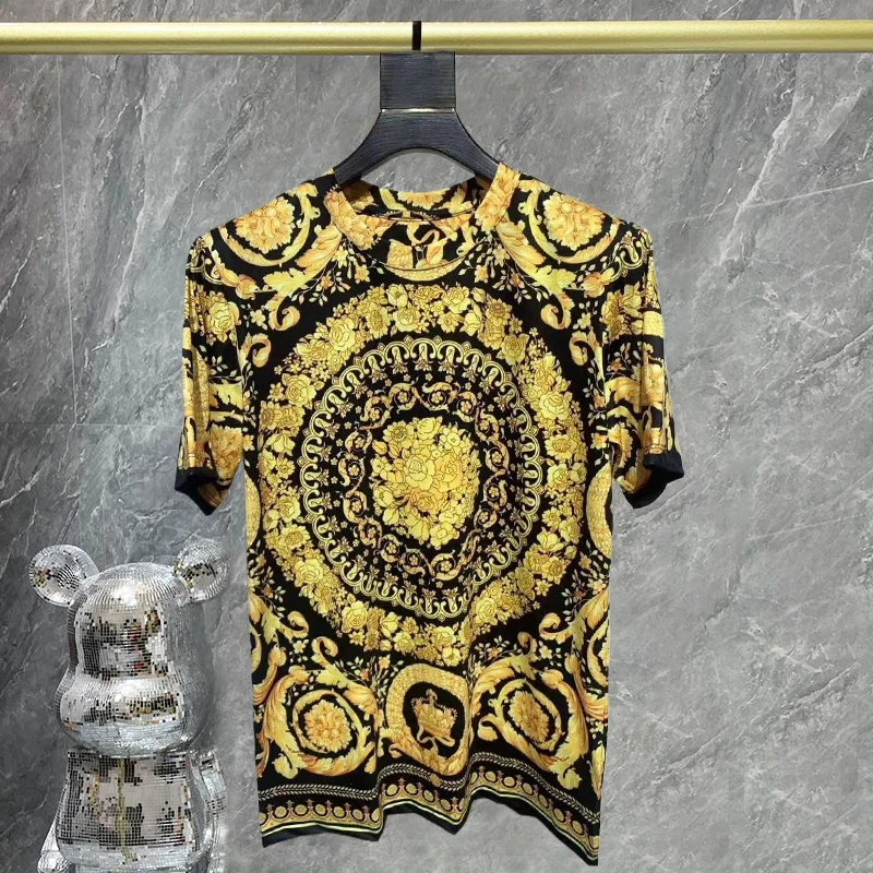 Summer New Luxury Tshirt For Men Short Sleeve Tshirt Retro Black Gold Flower Printing Tee Shirt Homme Men Social Club Outfits
Summer New Luxury Tshirt For Men Short Sleeve Tshirt Retro Black Gold Flower Printing Tee Shirt Homme Men Social Club Outfits