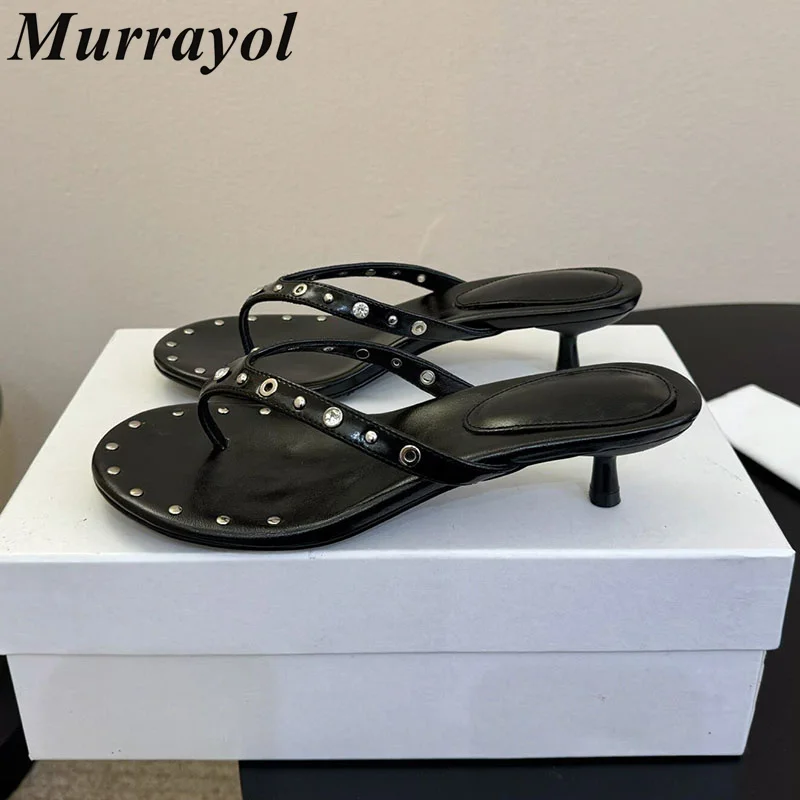 Slippers Genuine Leather Split Toe Kitten Heels Slippers Women Metal Rivet Decor Sandals Summer Party Dress Shoes Holiday Shoes
Slippers Genuine Leather Split Toe Kitten Heels Slippers Women Metal Rivet Decor Sandals Summer Party Dress Shoes Holiday Shoes