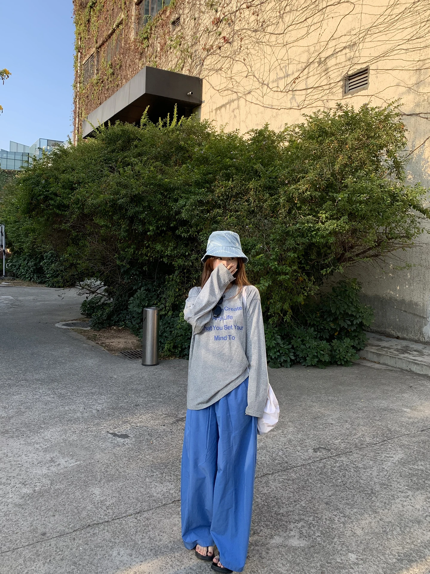 Blue Casual Wide Leg Pants for Women Low Waist Elastic Nylon Fiber 2026 New Sle Commute Sle Pure Color Straight Tube Pants
Blue Casual Wide Leg Pants for Women Low Waist Elastic Nylon Fiber 2026 New Sle Commute Sle Pure Color Straight Tube Pants