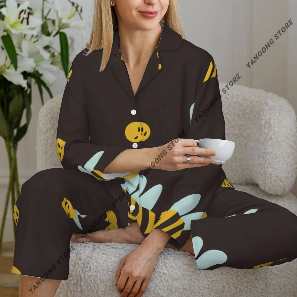 Women Sleepwear Pajamas Honey Bee Cute Bumble Long Sleeve Pijama Female Set Negligee Cardigan Suit
Women Sleepwear Pajamas Honey Bee Cute Bumble Long Sleeve Pijama Female Set Negligee Cardigan Suit