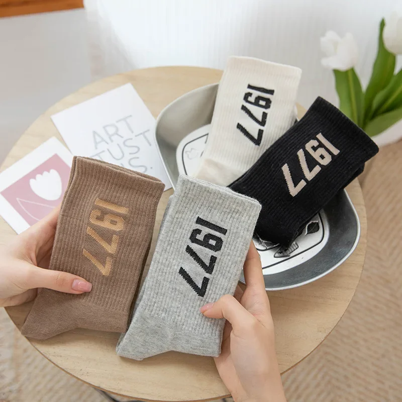 4 Pairs Hip Hop Socks Men Women Cotton Skateboard Fashion Alphabet Gift Socks Couple Sports Casual Breathable Luxury Socks 38-45
4 Pairs Hip Hop Socks Men Women Cotton Skateboard Fashion Alphabet Gift Socks Couple Sports Casual Breathable Luxury Socks 38-45